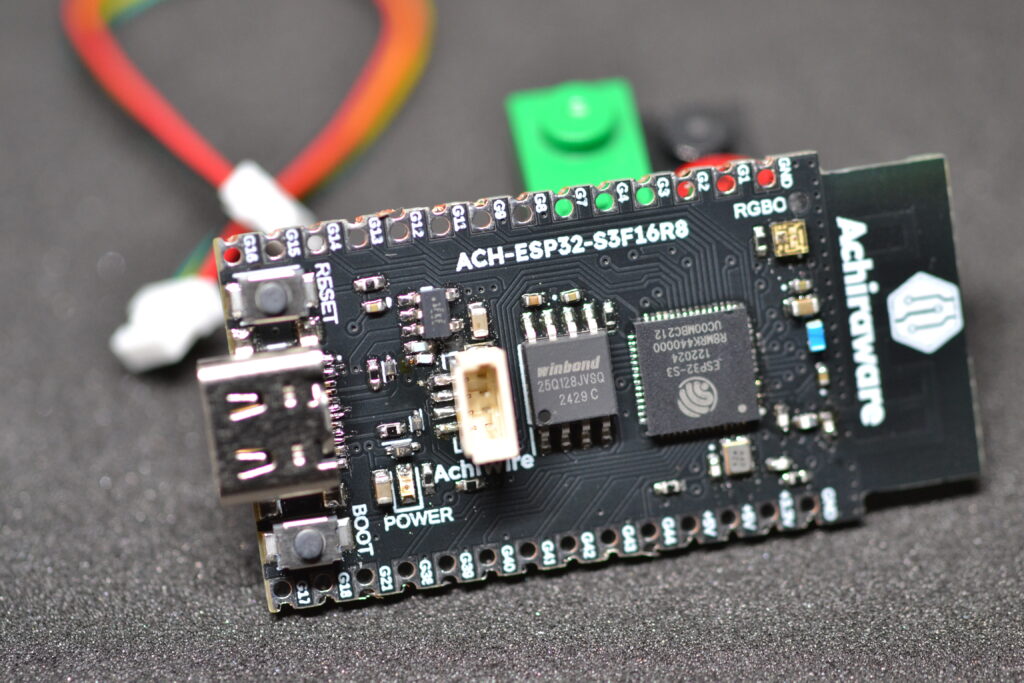 ACH-ESP32-S3F16R8 &mdash; ESP32-S3R8 &middot; 16MB Flash &middot; 8MB PSRAM &middot; Designed in PT